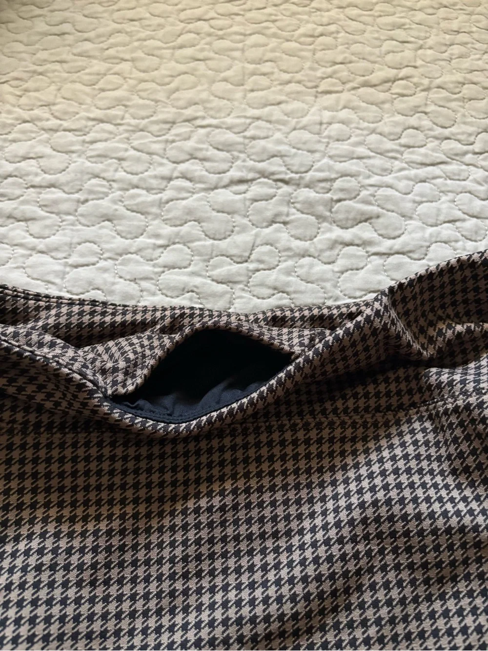 HALARA Brown Houndstooth Ruched Mini Skirt - Picture 13 of 14